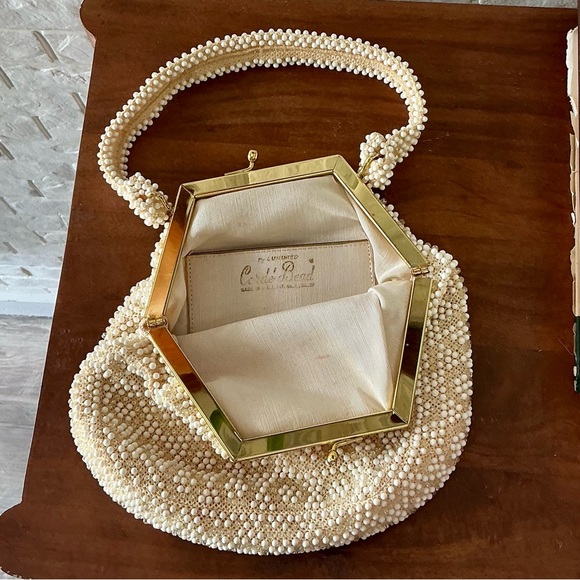 Vintage 1950s Corde Beade Ecru Ornately Circle Patterned Pearl-Like Beaded Bag - Picture 13 of 16